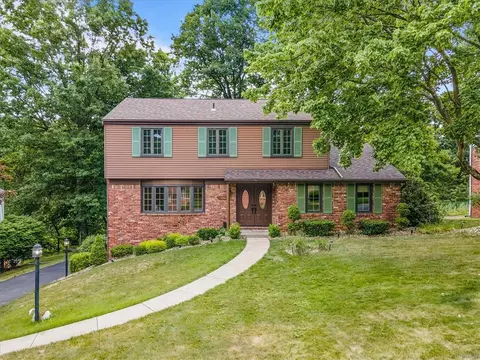 142 Hidden Valley Dr, Pittsburgh, PA 15237