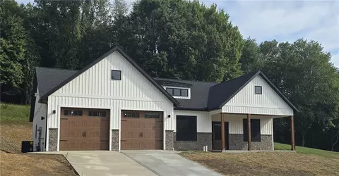 2232 Shannon Mills Dr, Renfrew, PA 16053