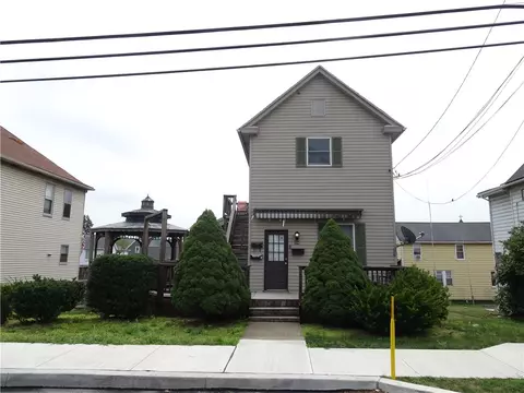 204 N 4th St, Youngwood, PA 15697