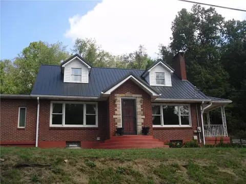 305 Whitehall Rd, Daisytown, PA 15427