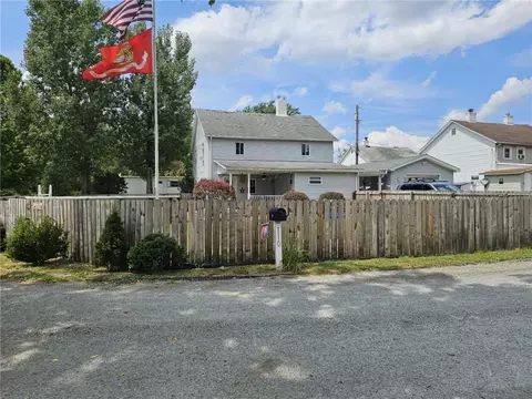 110 Post Office Rd, Uniontown, PA 15401