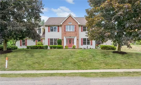 125 Pinehurst Dr, Cranberry Township, PA 16066