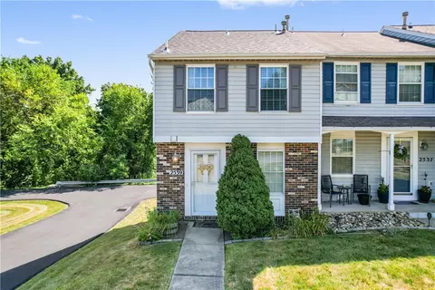 2539 Hawthorne Dr, Oakdale, PA 15071