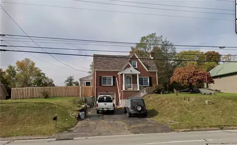 3055 Freeport Rd, Natrona Heights, PA 15065
