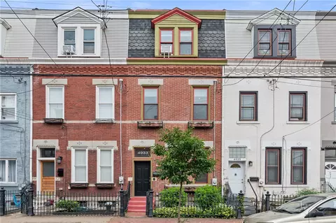 4933 Hatfield St, Pittsburgh, PA 15201