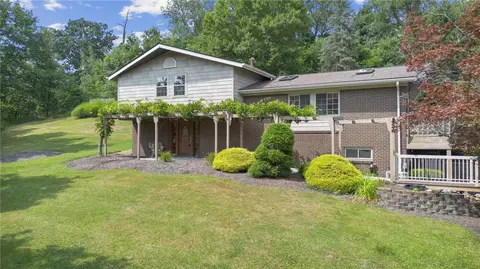 4197 Gun Club Rd, Murrysville, PA 15668
