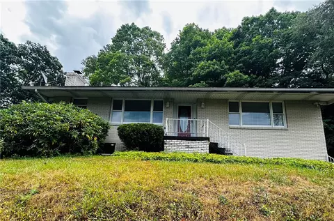 105 Westview Dr, Ligonier, PA 15658