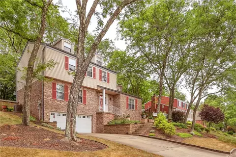 9023 Woodview Dr, Pittsburgh, PA 15237