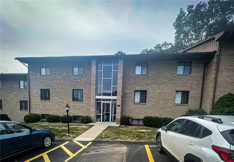 202 Piper Ln, Butler, PA 16001