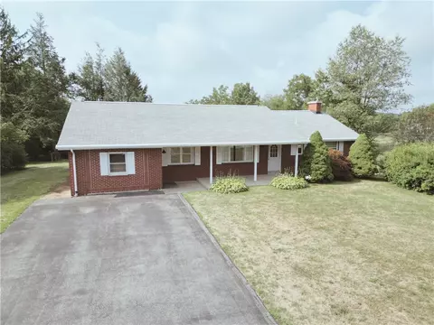 128 Freeport Rd, Butler, PA 16002