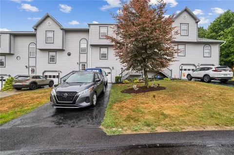 1407 Lexington Dr, Lawrence, PA 15055