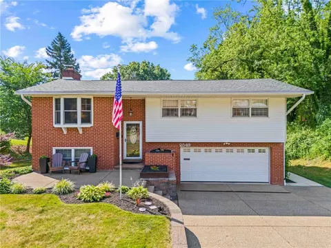 2549 Summit St, Bethel Park, PA 15102