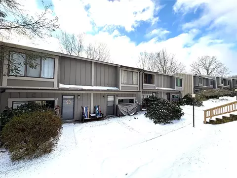 29 Craighead Dr, Hidden Valley, PA 15502