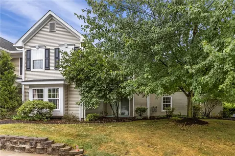 1112 Lenox Oval, Pittsburgh, PA 15237