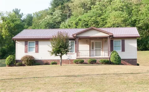 1409 W Roy Furman Hwy, Waynesburg, PA 15370