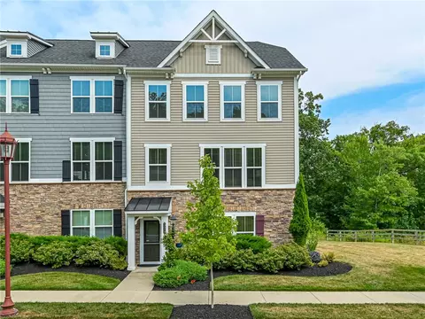329 Cross Creek Dr, Cranberry Township, PA 16066