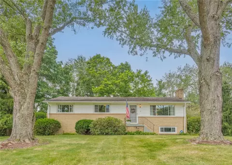 110 Grandview Dr, Canonsburg, PA 15317