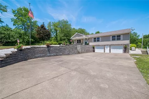 452 Upper Service Rd, Hookstown, PA 15050