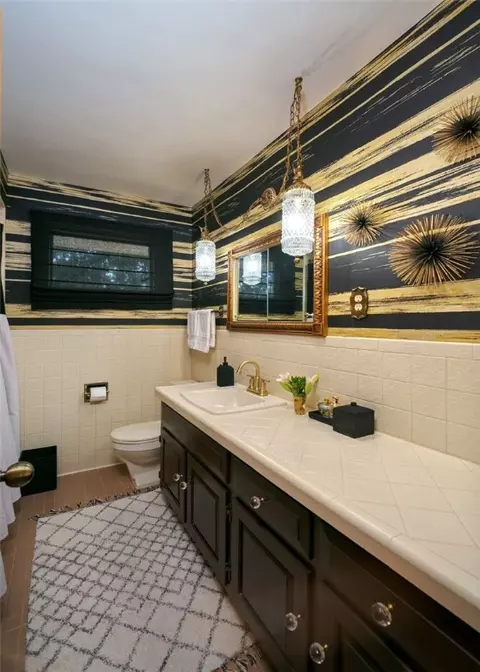 Bath - 2963 Sunset Cir, Export, PA 15632 photo 1 of 2