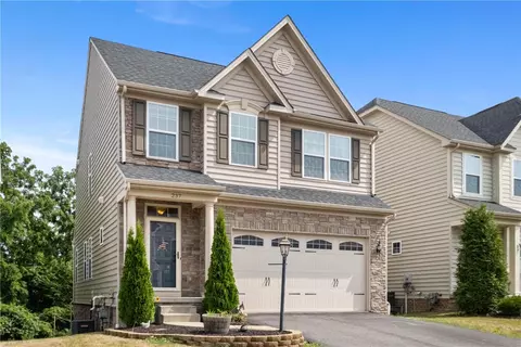 237 Sunrise Dr, Carnegie, PA 15106