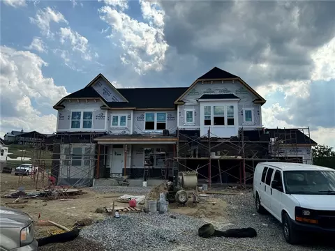 1005 Silver Creek Ct, Jeannette, PA 15644