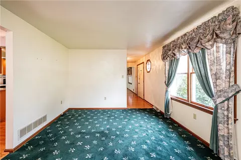 Living - 203 Rizzi Dr, Irwin, PA 15642 photo 7 of 8