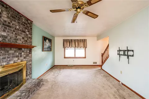 Living - 203 Rizzi Dr, Irwin, PA 15642 photo 4 of 8