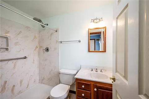 Bath - 203 Rizzi Dr, Irwin, PA 15642 photo 2 of 3