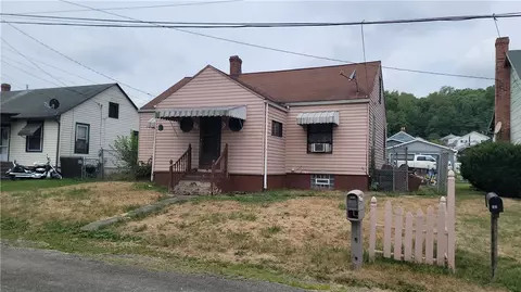 47 Clark St, Clarksville, PA 15322