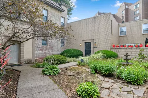 6027 Walnut St #1, Pittsburgh, PA 15206