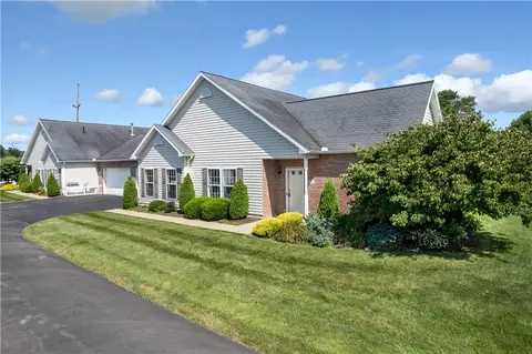 124 Oak St #C, Ellwood City, PA 16117