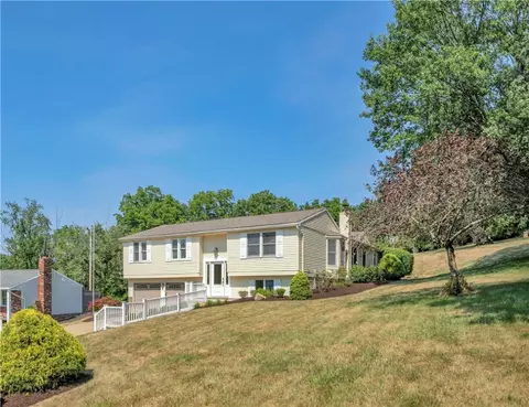 700 Thornwick Dr, Pittsburgh, PA 15243