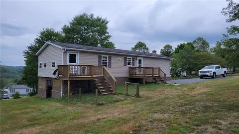 1033 2nd Ave, Central City, PA 15926