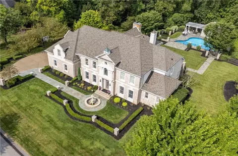 529 Salem Heights Dr, Gibsonia, PA 15044