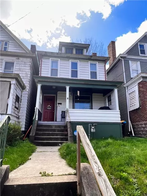 405 Grove St, Mckees Rocks, PA 15136