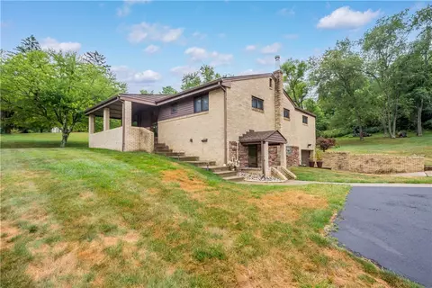 3016 Sebolt Rd, South Park, PA 15129