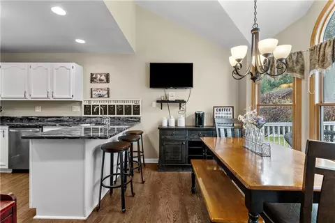 Dining - 178 7th Ave, New Eagle, PA 15067 photo 2 of 2