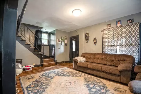 52 Shenango Blvd, Farrell, PA 16121 photo 2