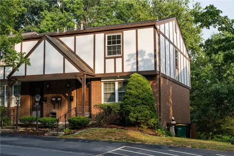33 Hiland Valley Dr, Pittsburgh, PA 15229