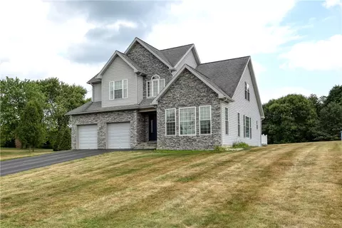 110 Rothart Dr, New Brighton, PA 15066