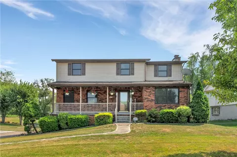 10858 Hunters Woods Ln, Irwin, PA 15642