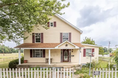 135 Broadway St, Connellsville, PA 15425