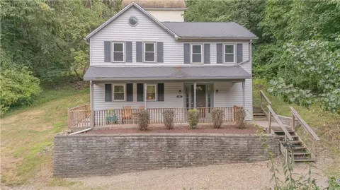 917 Harkness Ln, Sewickley, PA 15143