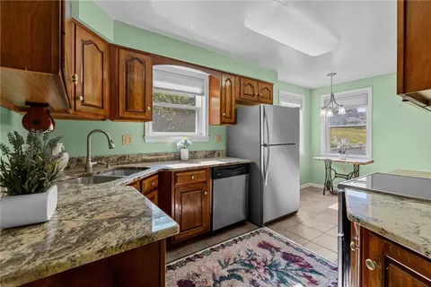 1040 Eckert Rd, Monaca, PA 15061 photo 6