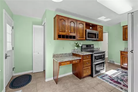 1040 Eckert Rd, Monaca, PA 15061 photo 8