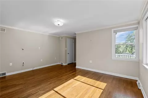 1040 Eckert Rd, Monaca, PA 15061 photo 4