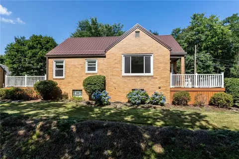 1040 Eckert Rd, Monaca, PA 15061 photo 2