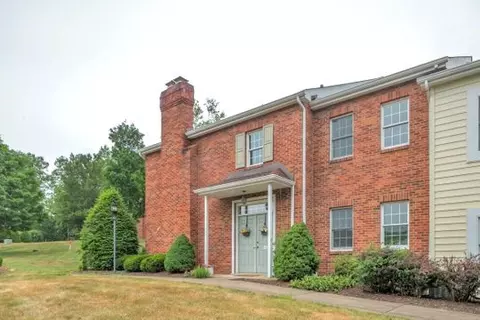 105 Boxwood Ct, Mcmurray, PA 15317
