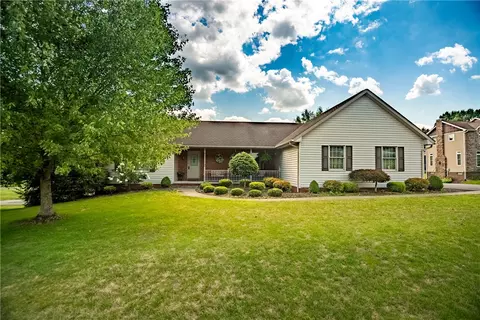 1143 Brookshire Dr, New Castle, PA 16101