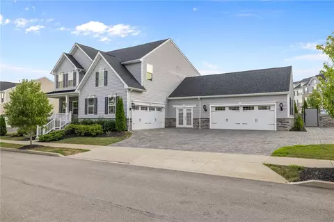 902 Twilight St, Cranberry Township, PA 16066